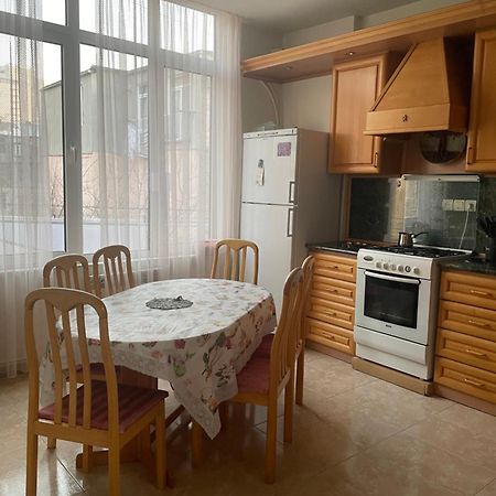 Bright And Modern 4Br Apartment - Center Of 예레반 외부 사진