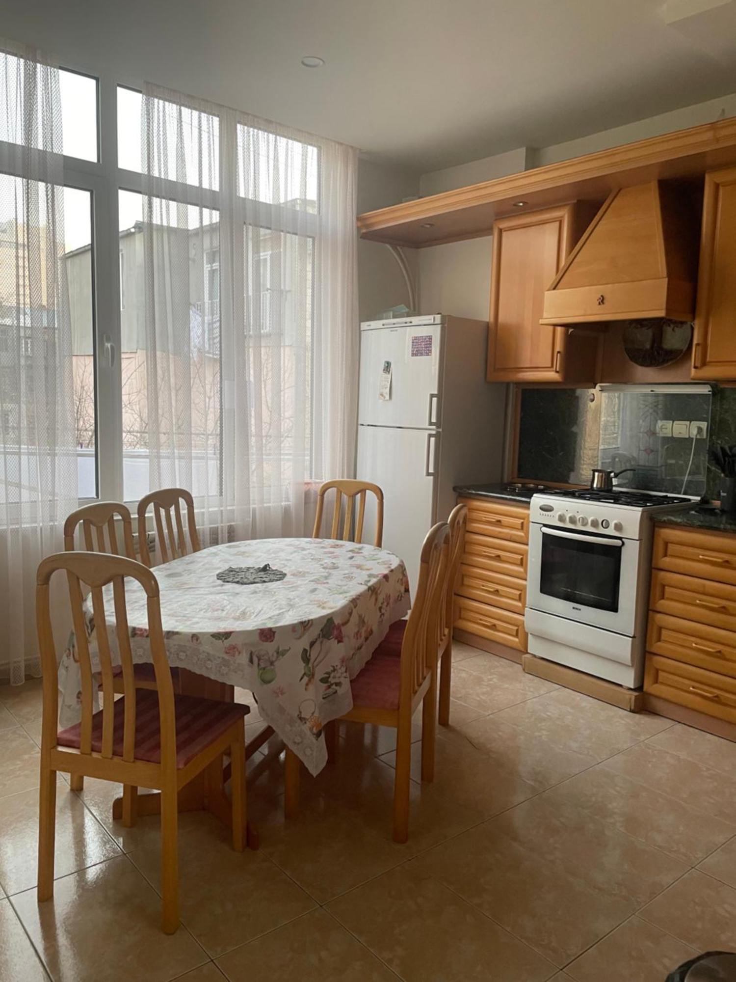 Bright And Modern 4Br Apartment - Center Of 예레반 외부 사진