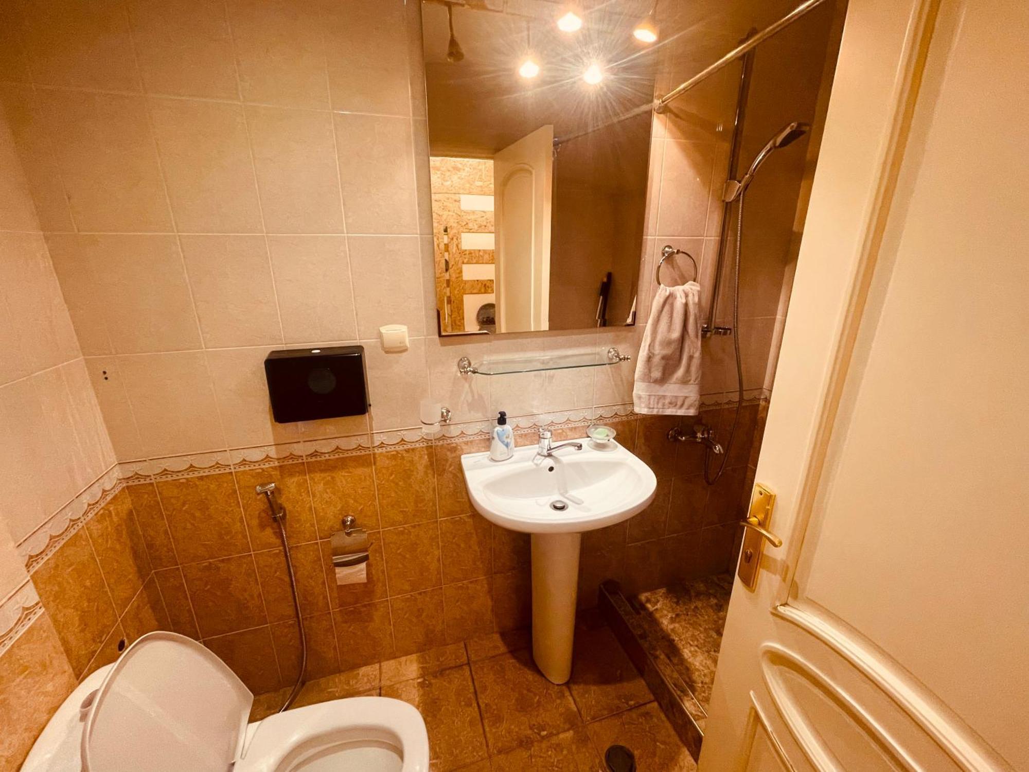 Bright And Modern 4Br Apartment - Center Of 예레반 외부 사진